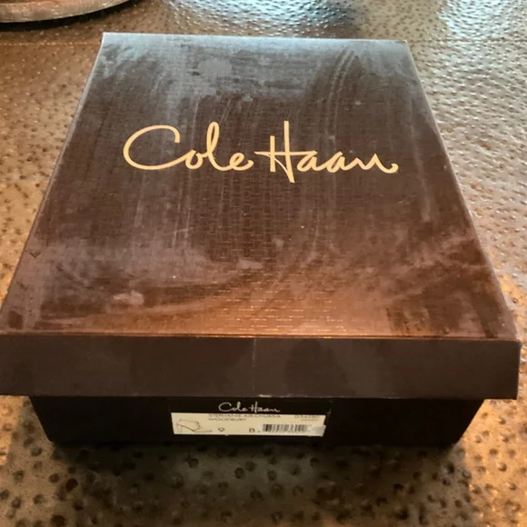 Cole Haan Stephanie Air Chukka, Woodbury - Picture 2 of 9